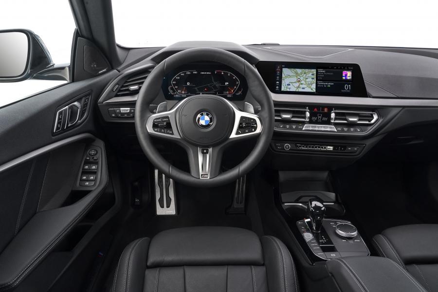 Торпедо BMW M235i xDrive Gran Coupe (F44) 2020 года  (WW) (фото 27 из 96)